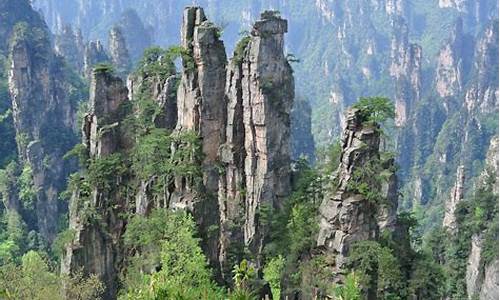 张家界旅游景点天子山_张家界天子山风景区