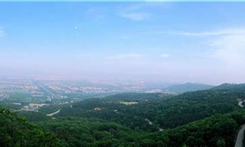 北京西山公园鬼笑石-北京西山公园